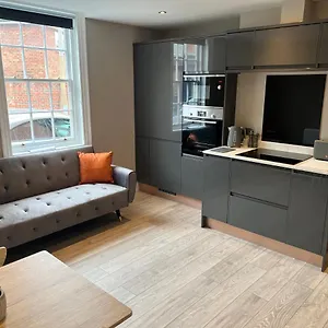 Swan House - 5 X Executive - Bawtry